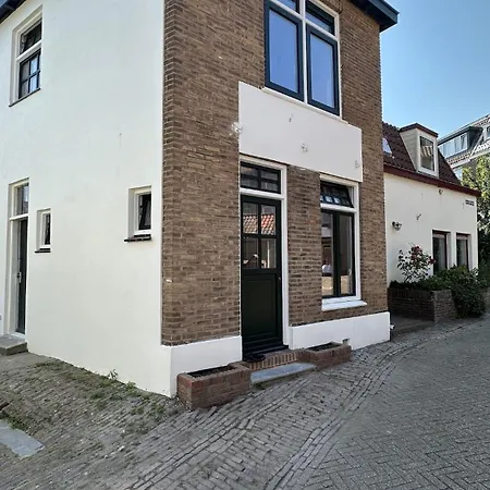 Westerstraat, Cozy Beachside Getaway With Sauna, Outside Area And Parking Spot *