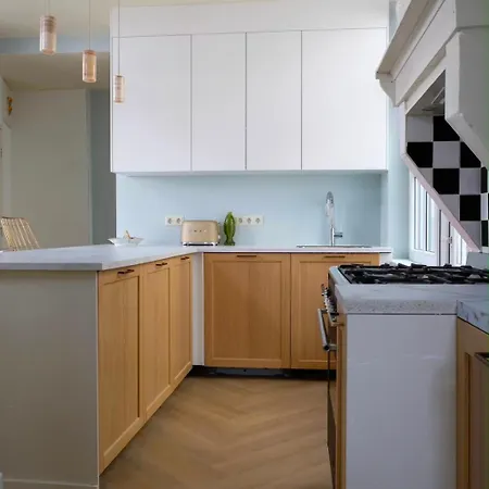 Westerstraat, Cozy Beachside Getaway With Sauna, Outside Area And Parking Spot Zandvoort