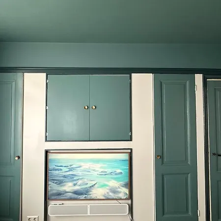 Westerstraat, Cozy Beachside Getaway With Sauna, Outside Area And Parking Spot Villa