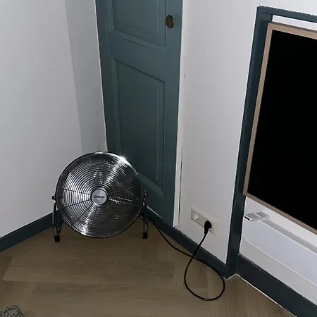 Villa Westerstraat, Cozy Beachside Getaway With Sauna, Outside Area And Parking Spot *